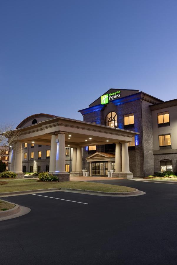 Holiday Inn Express Hotel & Suites Opelika Auburn By Ihg Exterior photo
