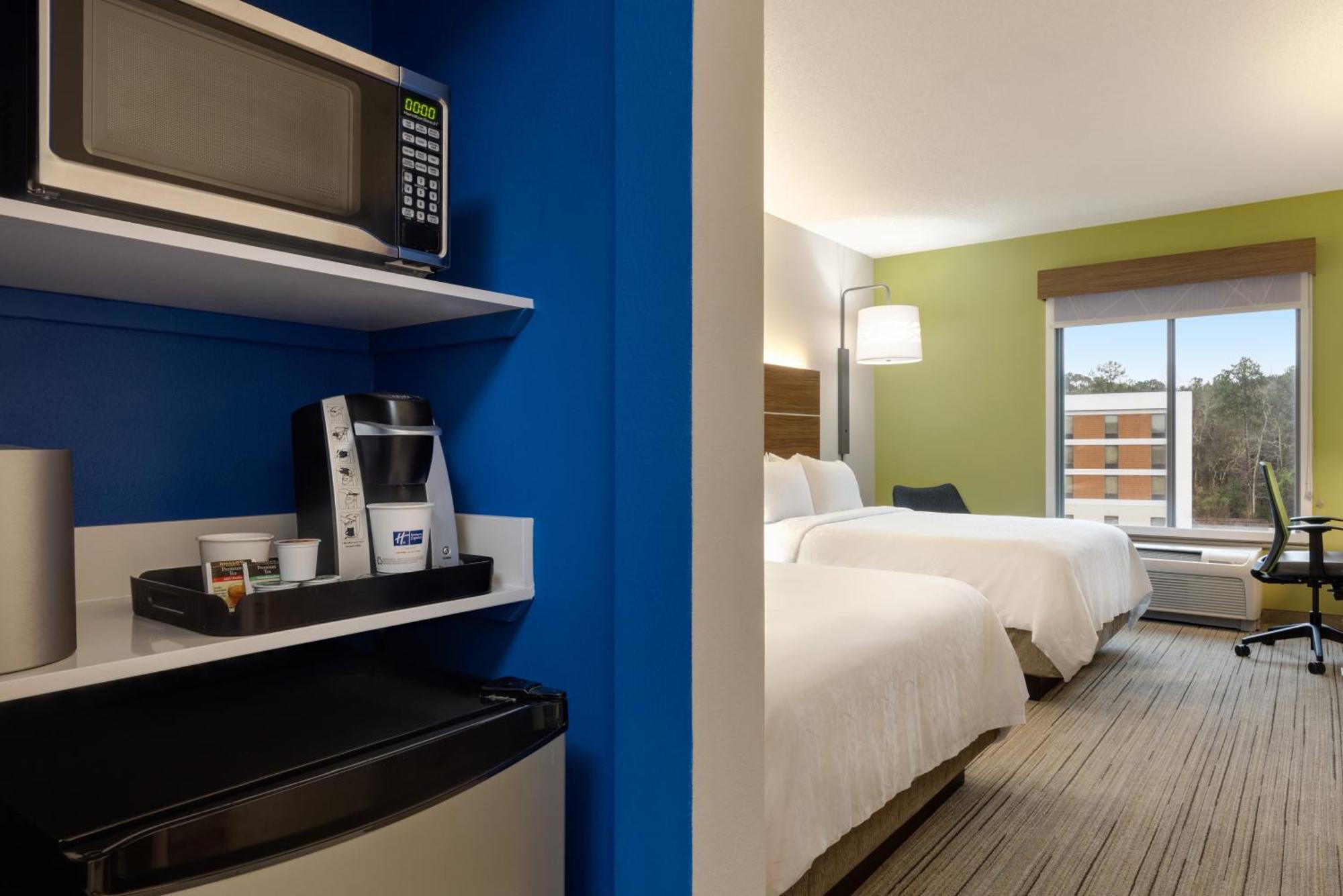 Holiday Inn Express Hotel & Suites Opelika Auburn By Ihg Exterior photo