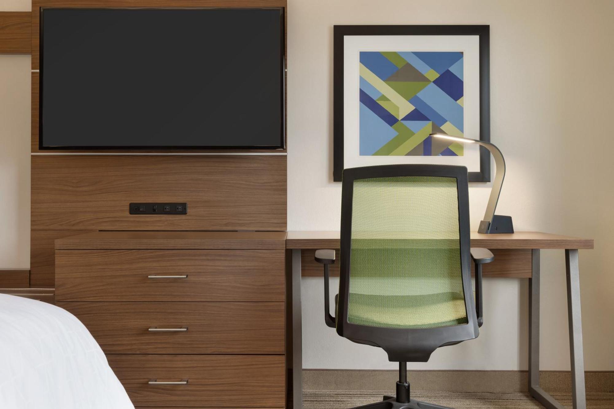 Holiday Inn Express Hotel & Suites Opelika Auburn By Ihg Exterior photo