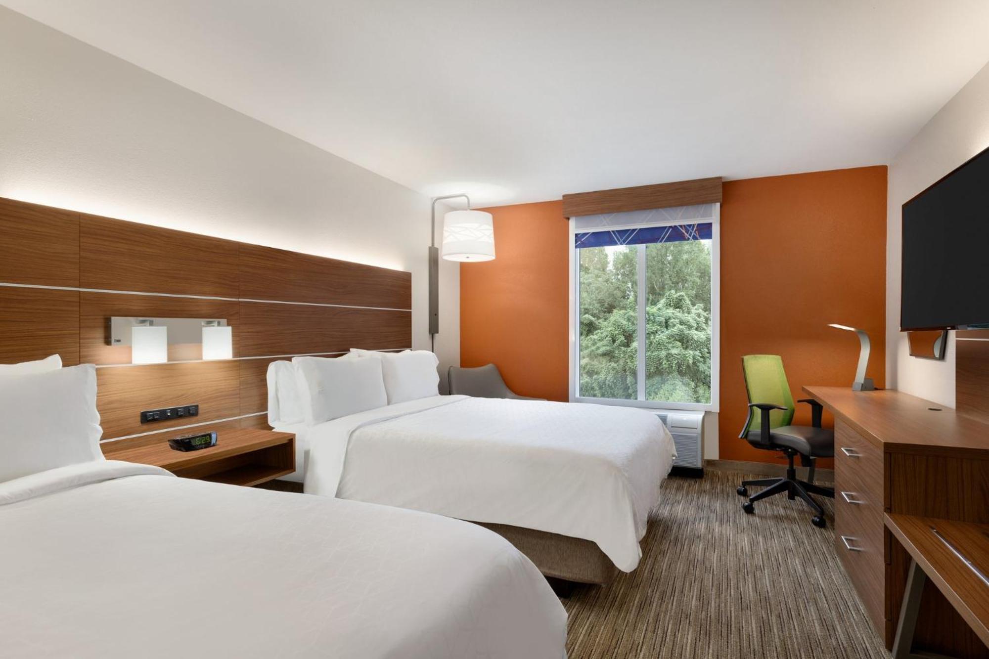Holiday Inn Express Hotel & Suites Opelika Auburn By Ihg Exterior photo