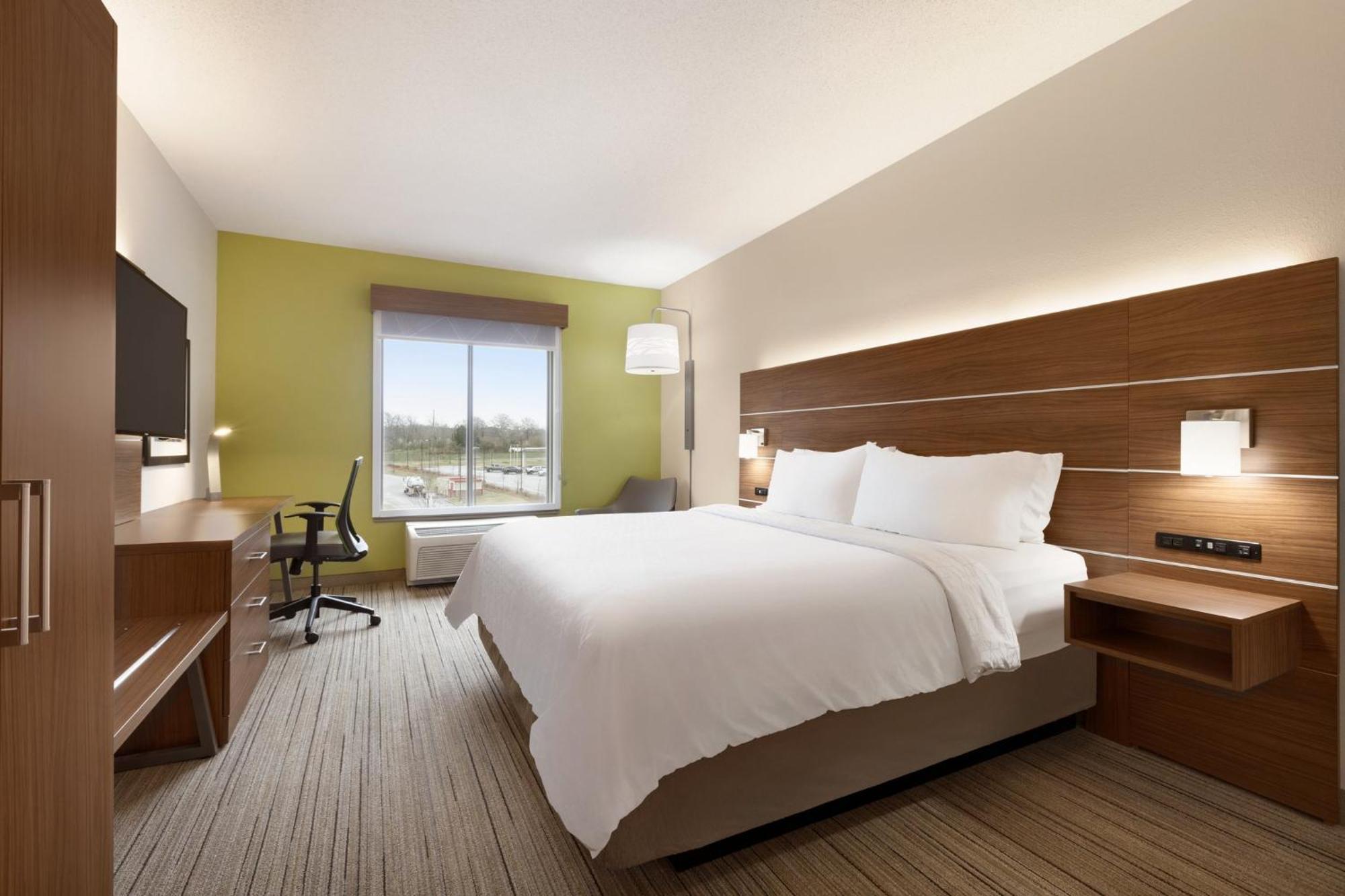 Holiday Inn Express Hotel & Suites Opelika Auburn By Ihg Exterior photo
