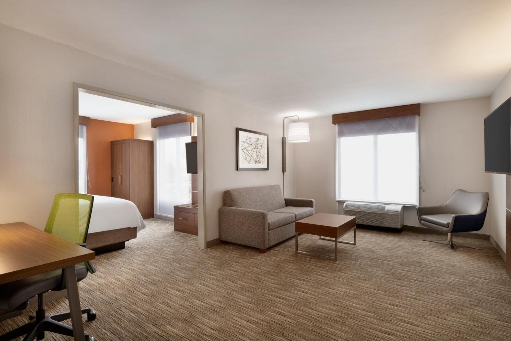 Holiday Inn Express Hotel & Suites Opelika Auburn By Ihg Exterior photo