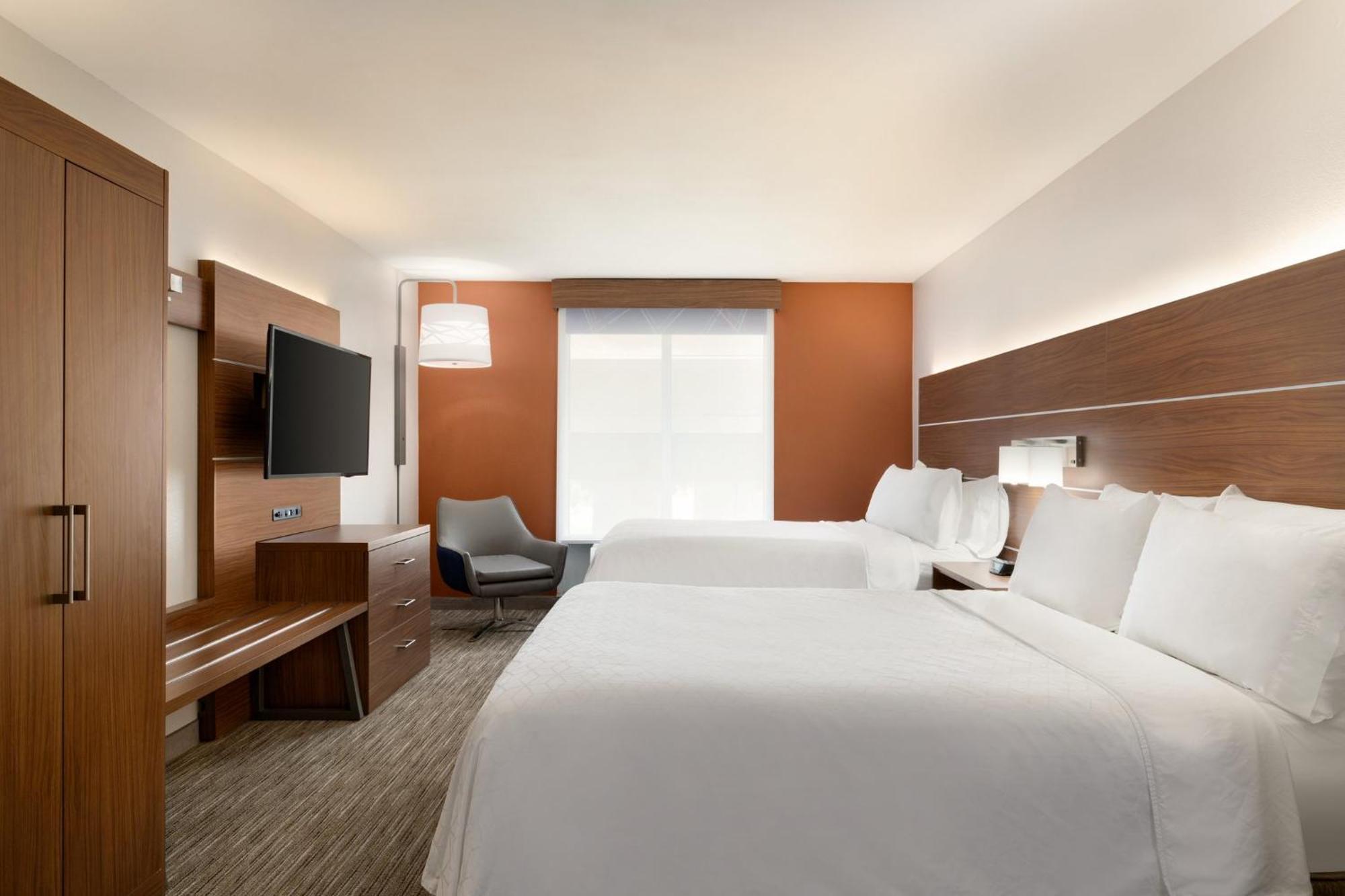 Holiday Inn Express Hotel & Suites Opelika Auburn By Ihg Exterior photo