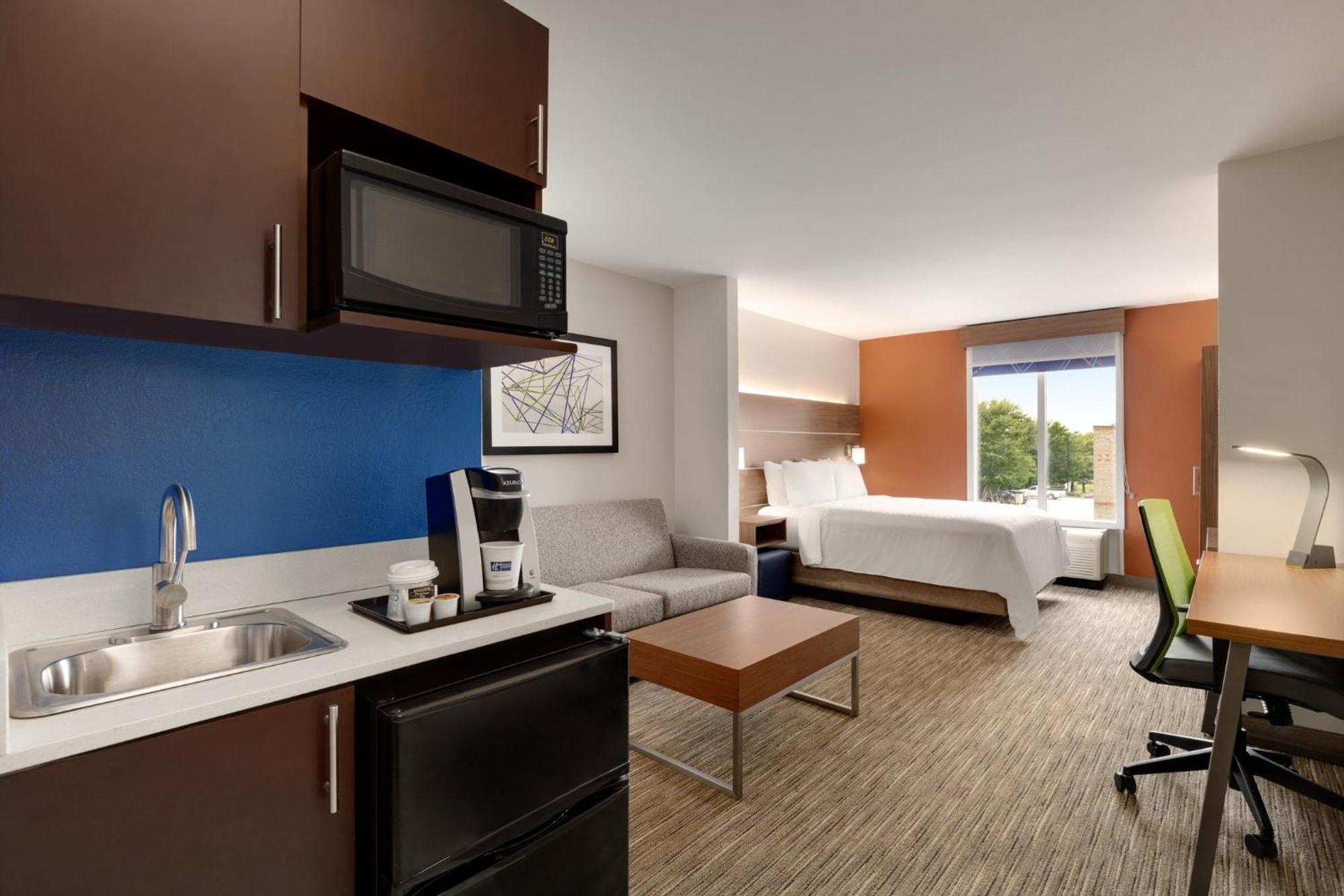 Holiday Inn Express Hotel & Suites Opelika Auburn By Ihg Exterior photo